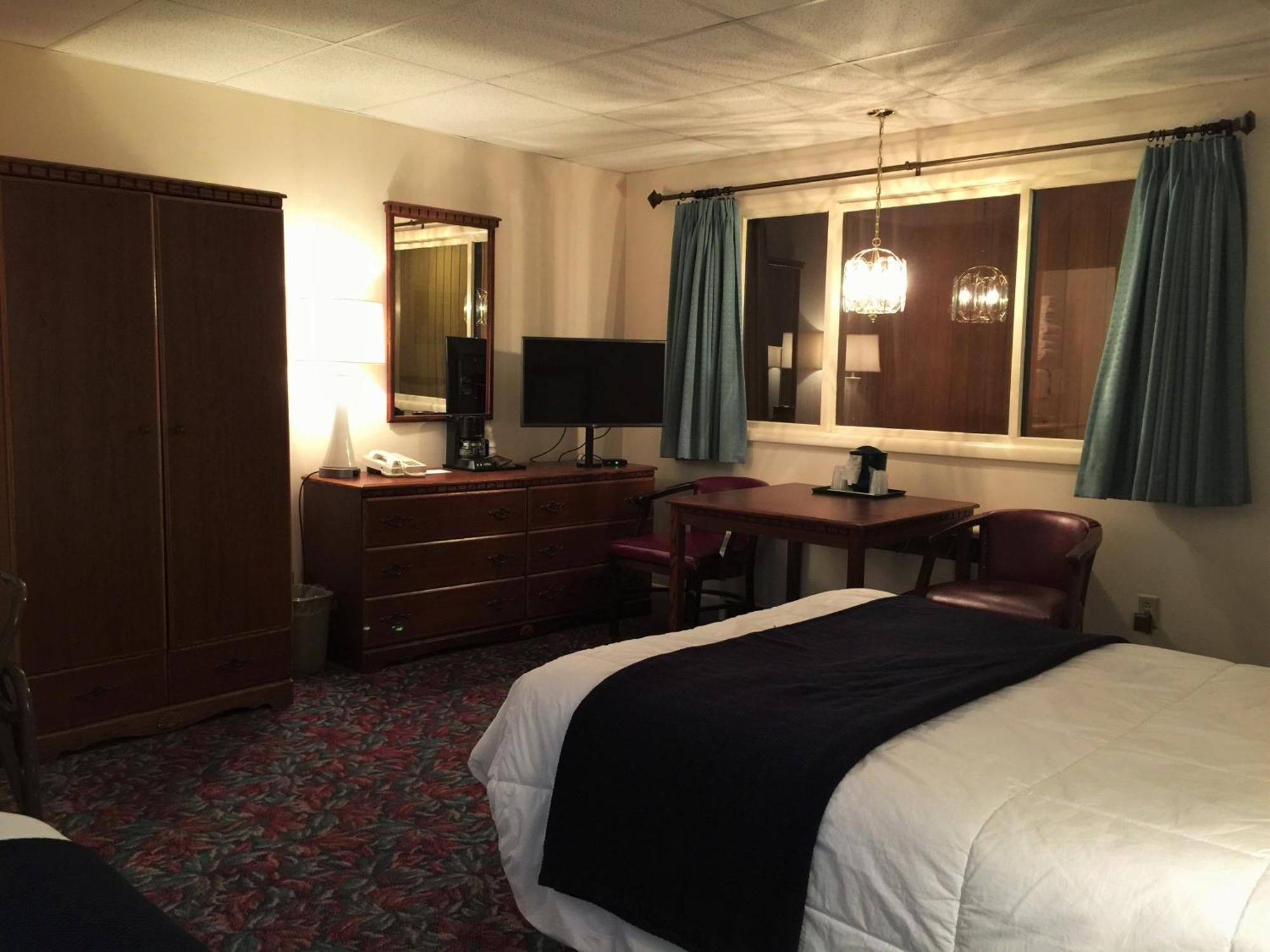 Cedar Motor Inn Marquette Room photo